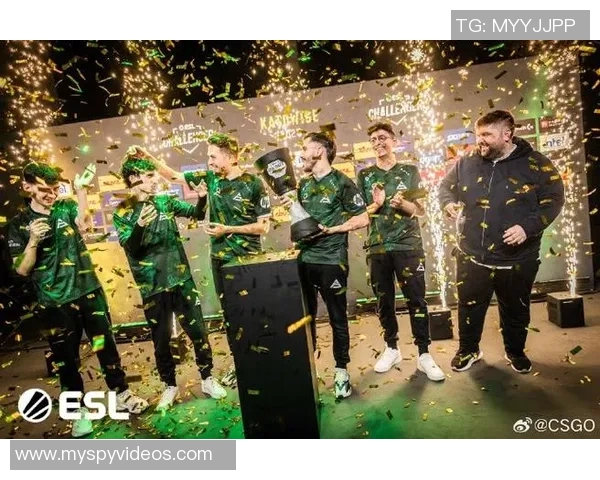 深度对话：黄娜分享她在CSGO中的成长与挑战经历